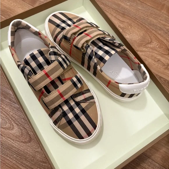 Burberry Kids Sneakers - Beige and Black